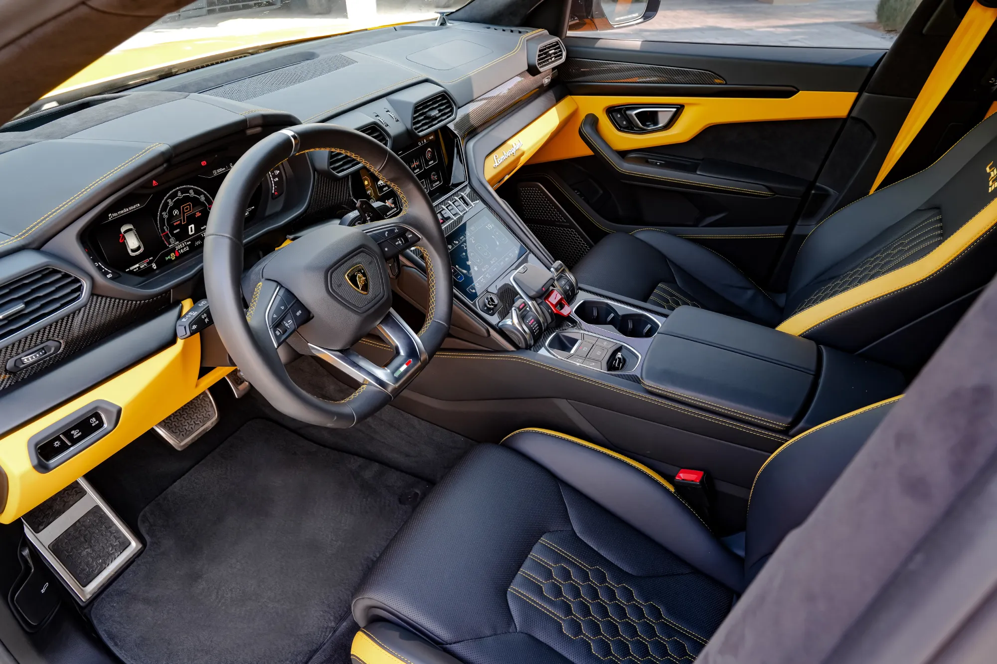 
								Rent Lamborghini Urus S in Dubai full									