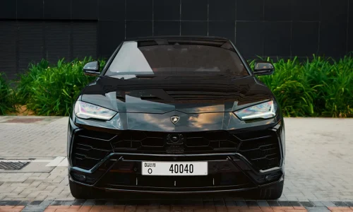 Lamborghini-Urus-2021-